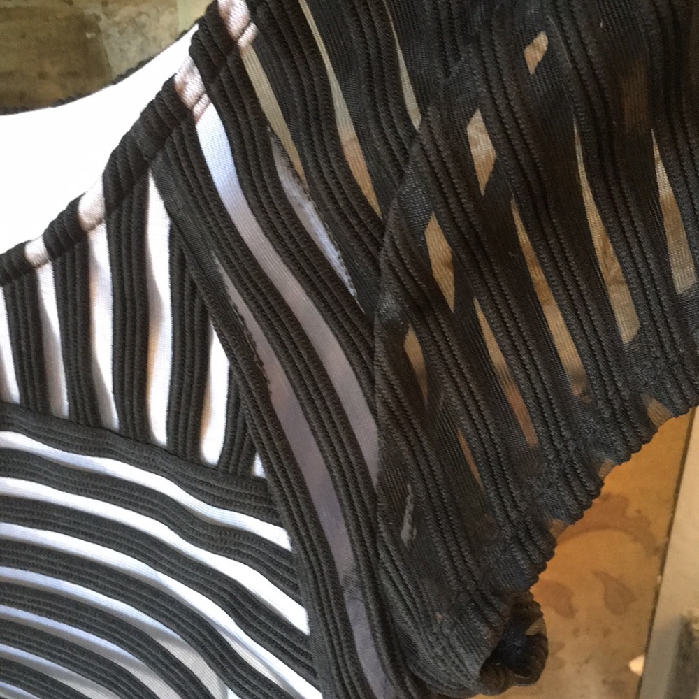 Fabulous Bebe Stretchy Peplum Sheer Stripe Lined M - Picture 3 of 8